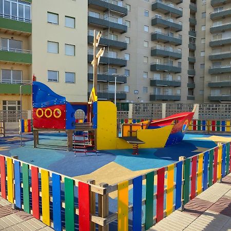 Beachfront And Bright Apartment Mareny Barraquetas Luaran gambar