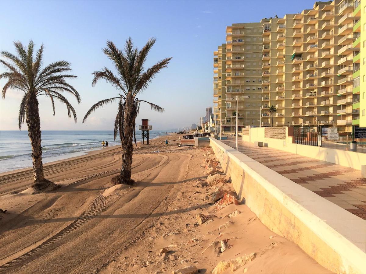 Beachfront And Bright Apartment Mareny Barraquetas Luaran gambar