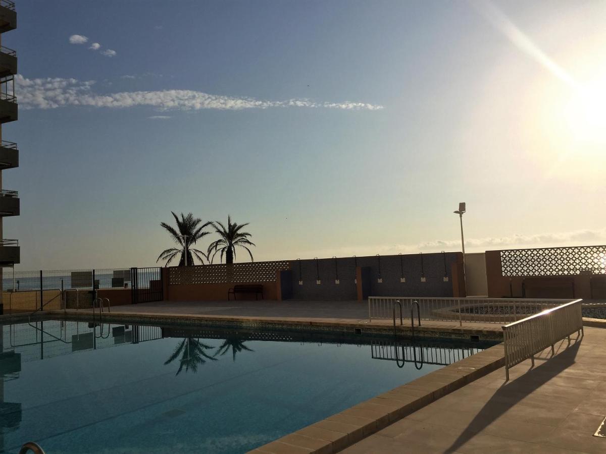 Beachfront And Bright Apartment Mareny Barraquetas Luaran gambar