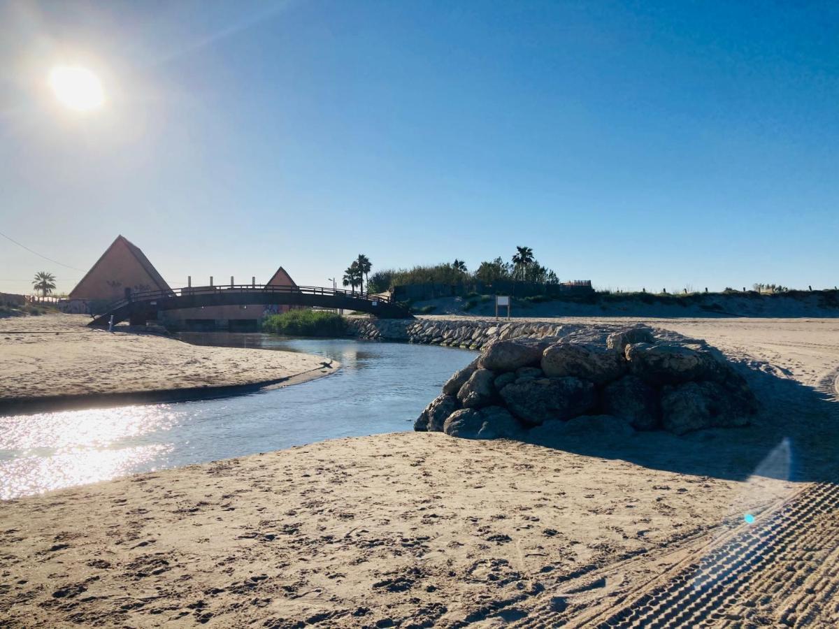 Beachfront And Bright Apartment Mareny Barraquetas Luaran gambar